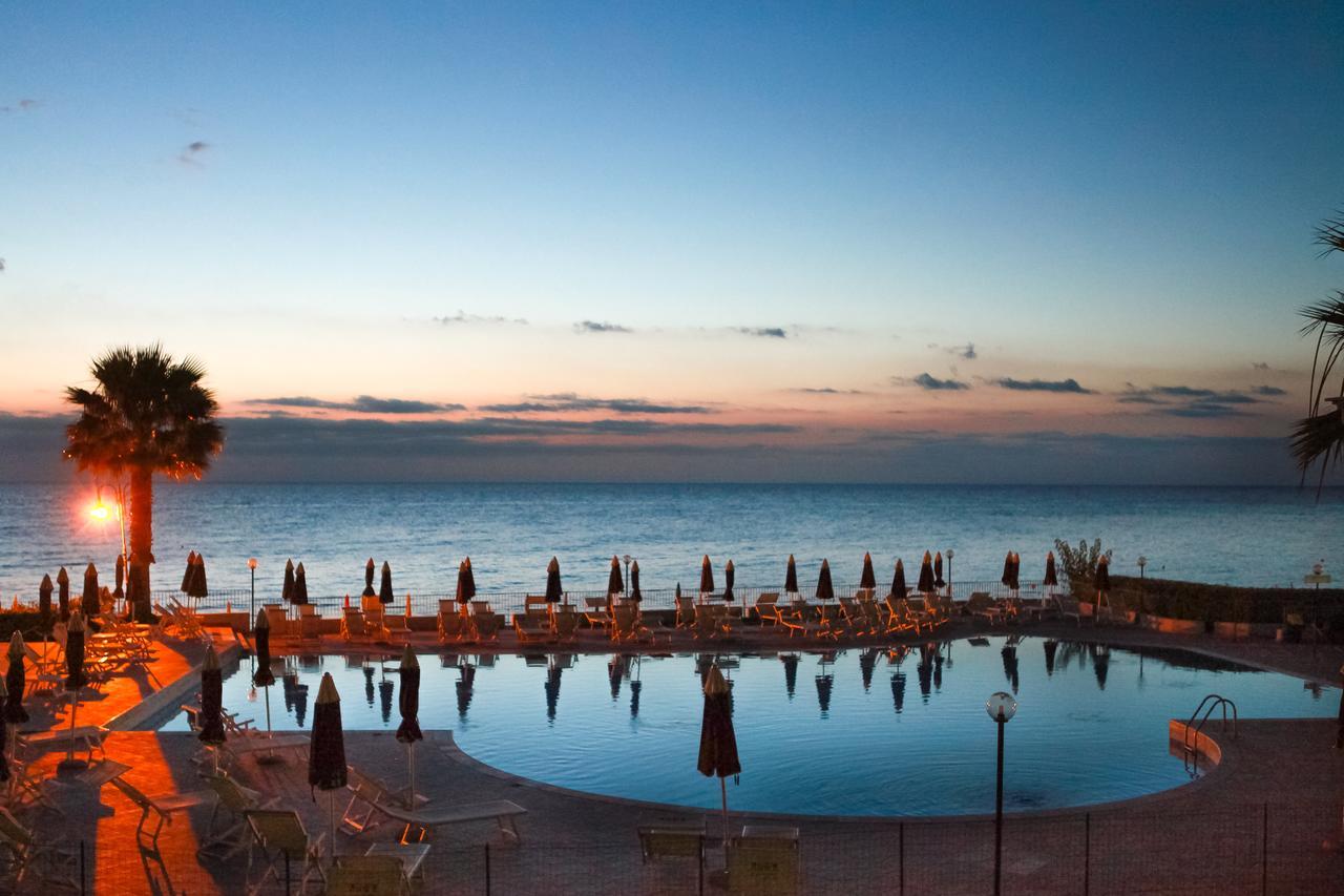 Club Esse Costa Dello Jonio Hotel Mandatoriccio Marina Exterior photo